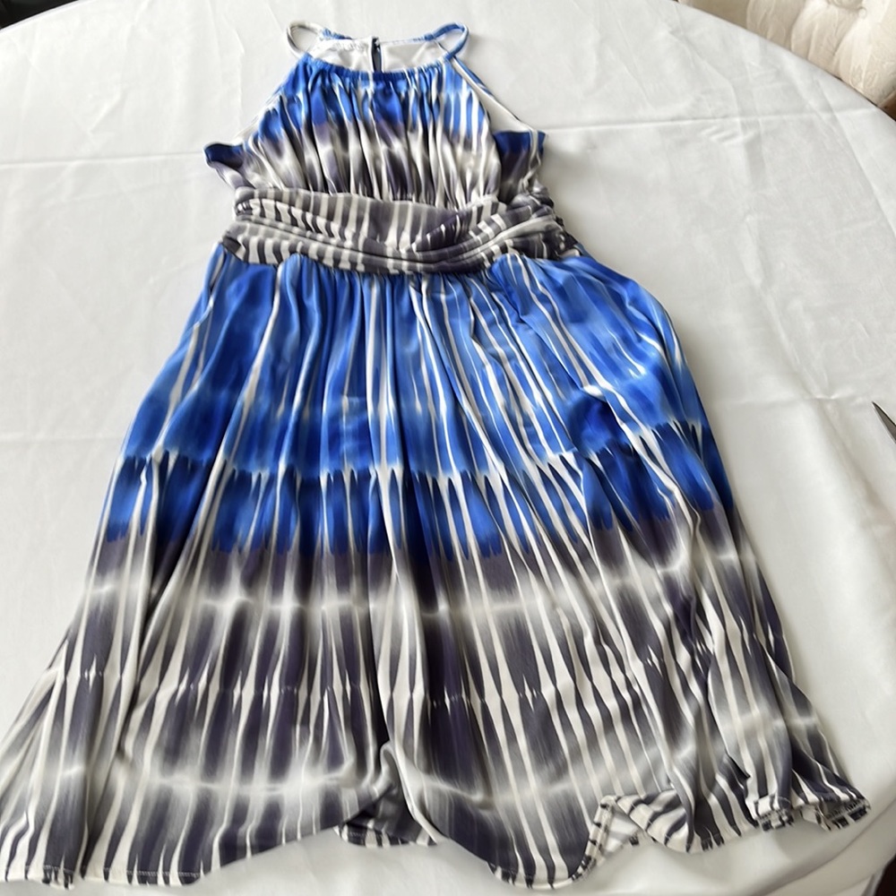 Maggy London halter dress with pockets, Size 6, 41 inches long shoulder to hem.